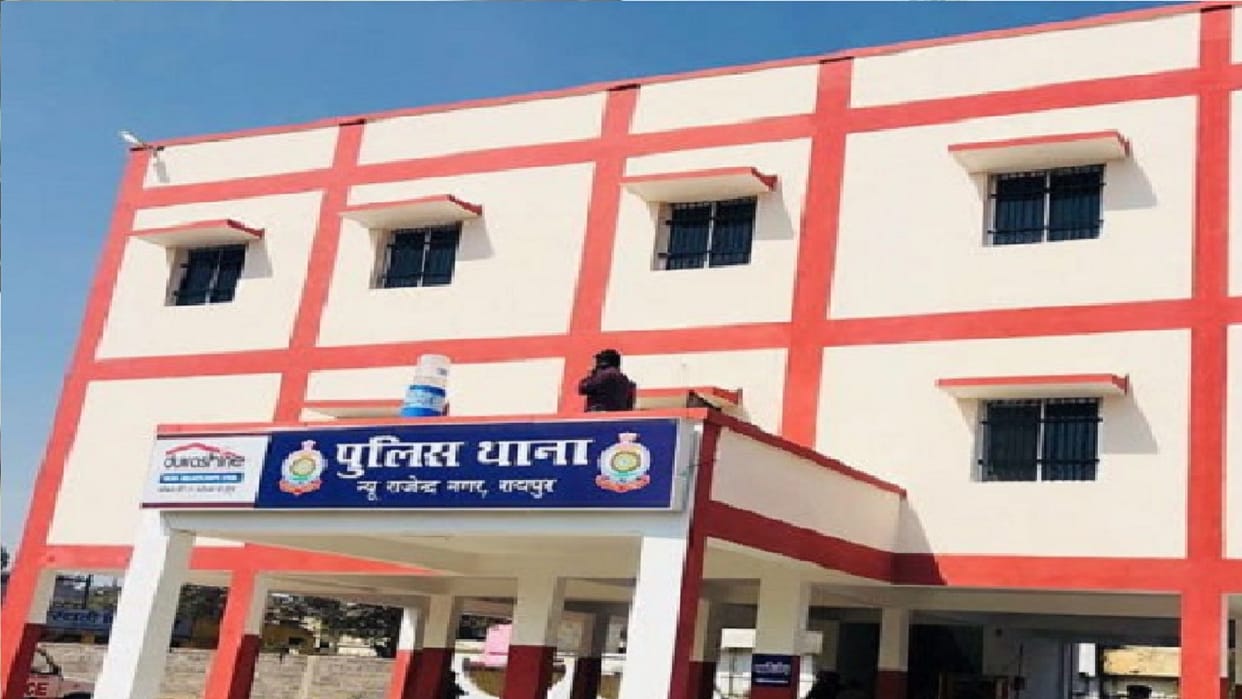 attacked the petrol pump employee in Raipur