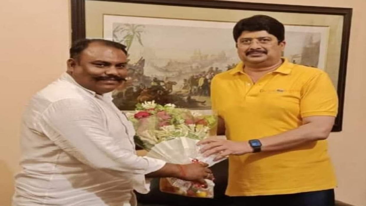 Chairperson's son met Rajabhaiya, BJP in confusion, photo of meeting going viral