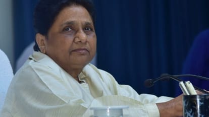 Mayawati meeting with party activists in Lucknow.