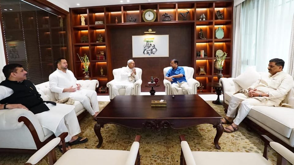 Bihar Chief Minister Nitish Kumar met Arvind Kejriwal