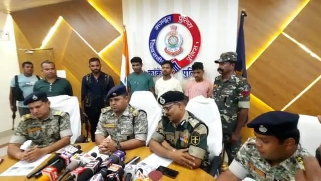 three hardcore Naxals arrested with two carrying Rs 16 lakh prize in Kanker