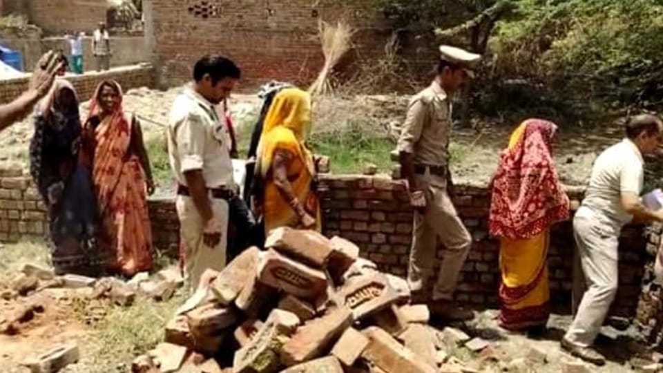 Villagers abused Forest Department team that went to remove encroachment in Firozabad