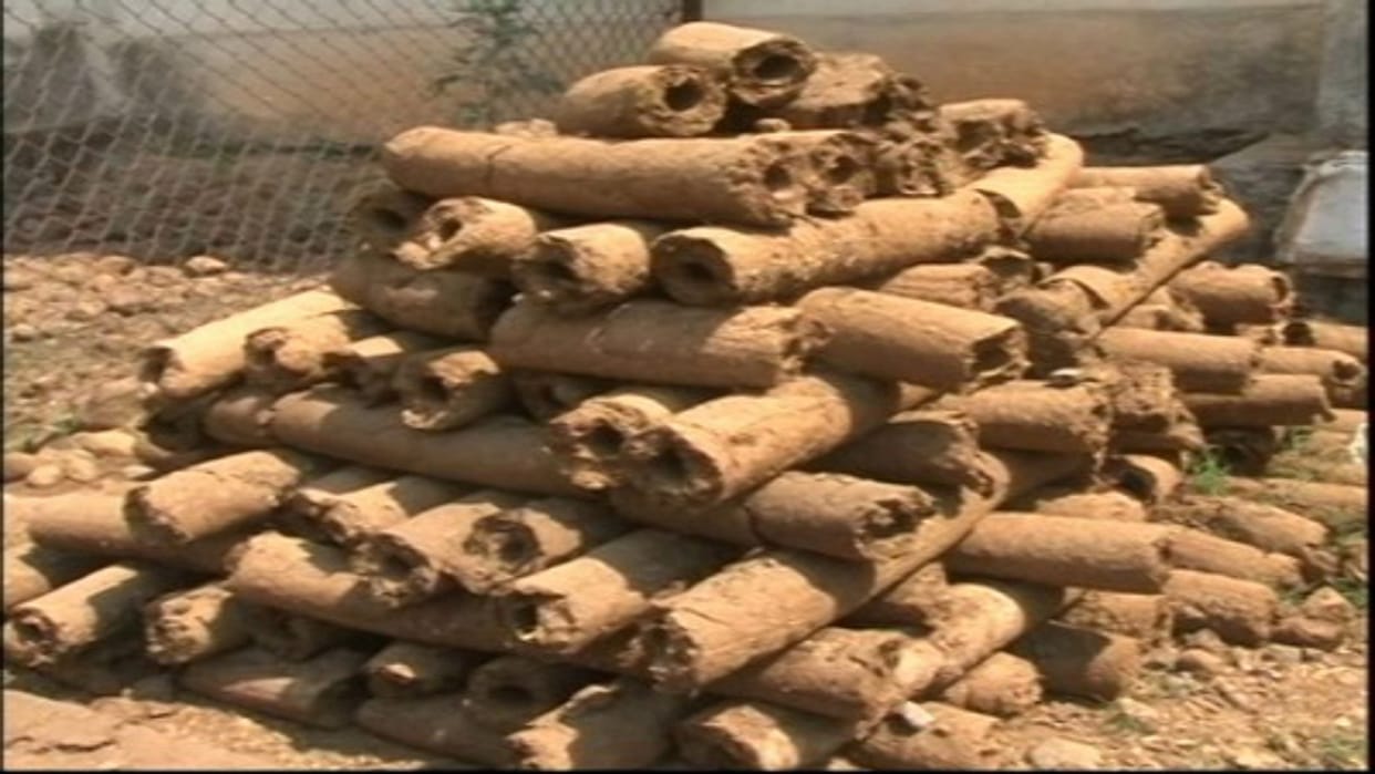 Unclaimed dead body found shoulder of unknown heirs, cremated with cow dung wood