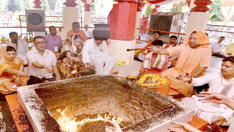 CM Yogi consecrated nine deities in Gorakhnath temple