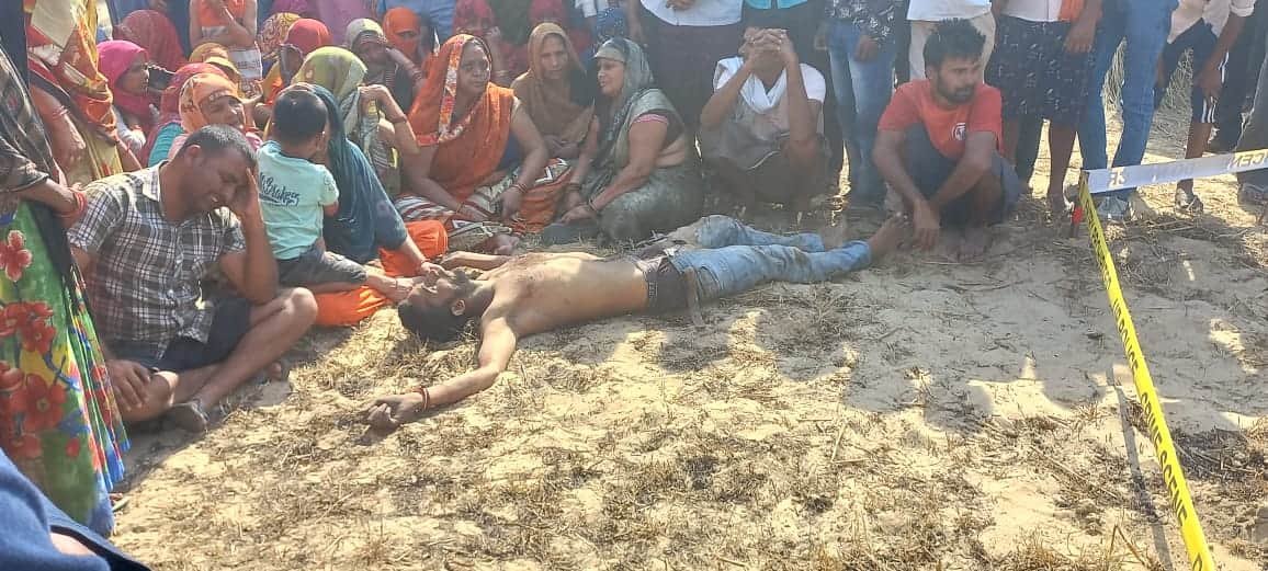 young man shot himself on the chest, the bloodied body was found in the field, he was cheated in the love affa