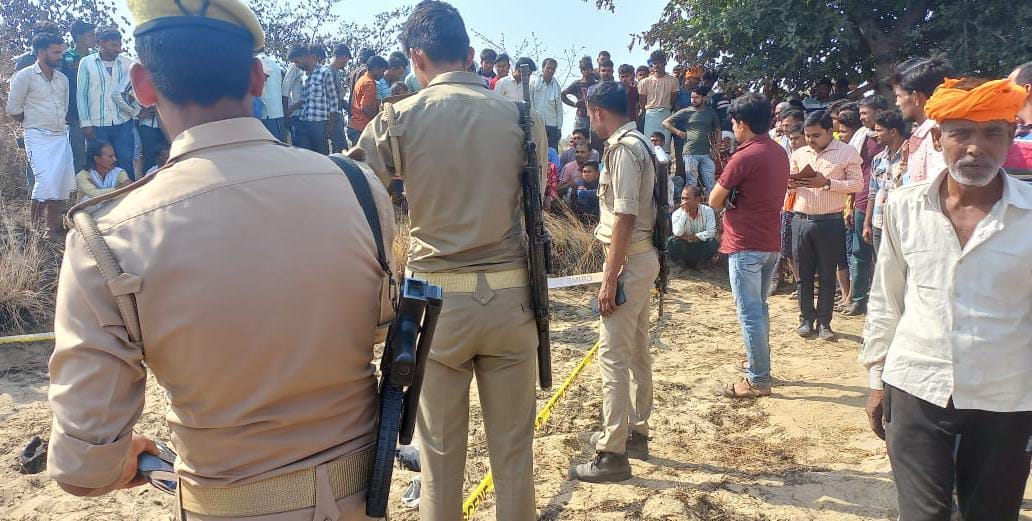 young man shot himself on the chest, the bloodied body was found in the field, he was cheated in the love affa