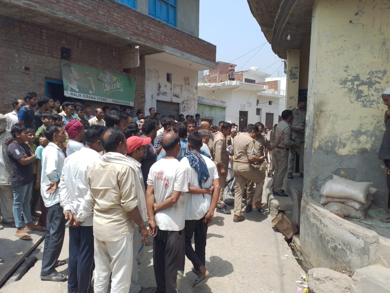 Meerut: Miscreants shot injured a young man who came to general store in Kharkhoda