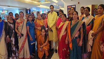 Rajesh Munat watched movie 'The Kerala Story' with 1500 Mahila Morcha workers in raipur