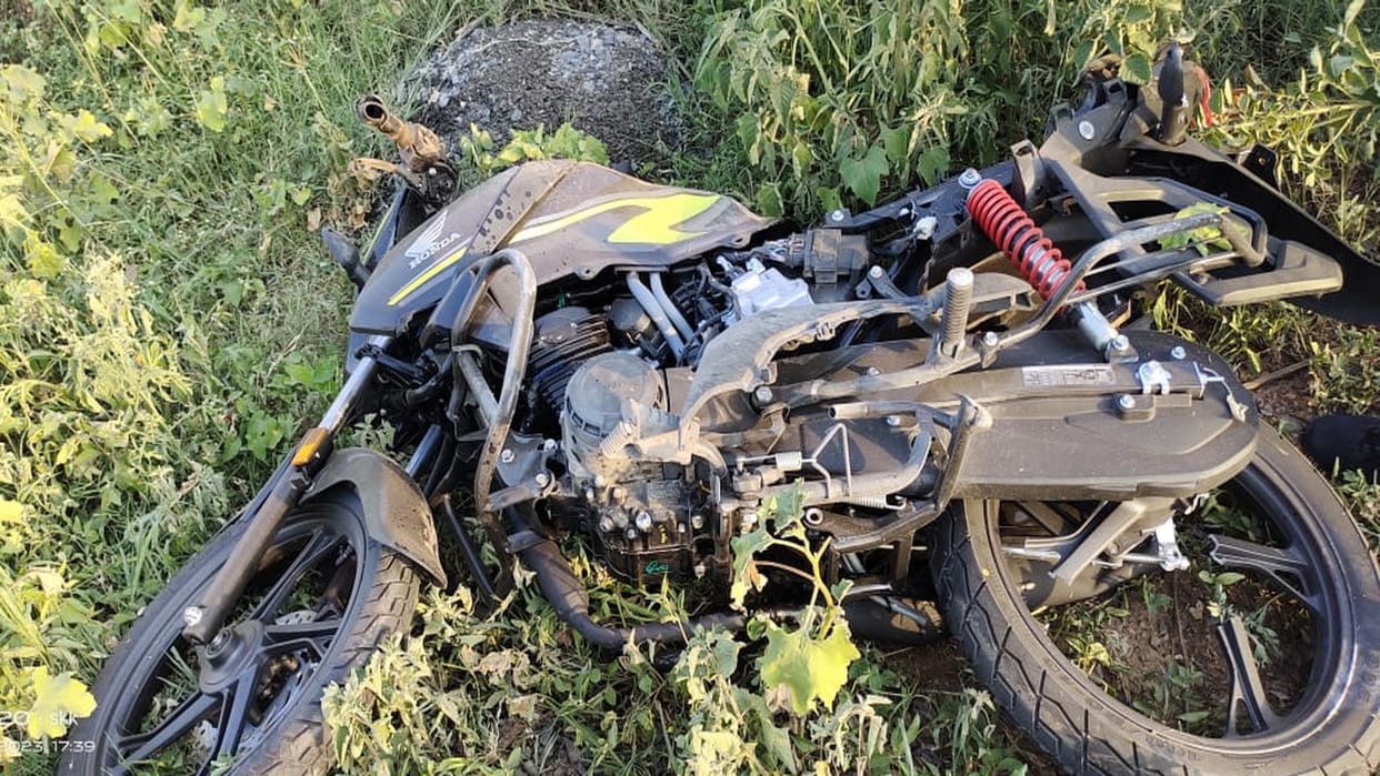 Bike rider headmaster killed in collision with Scorpio in Kabirdham