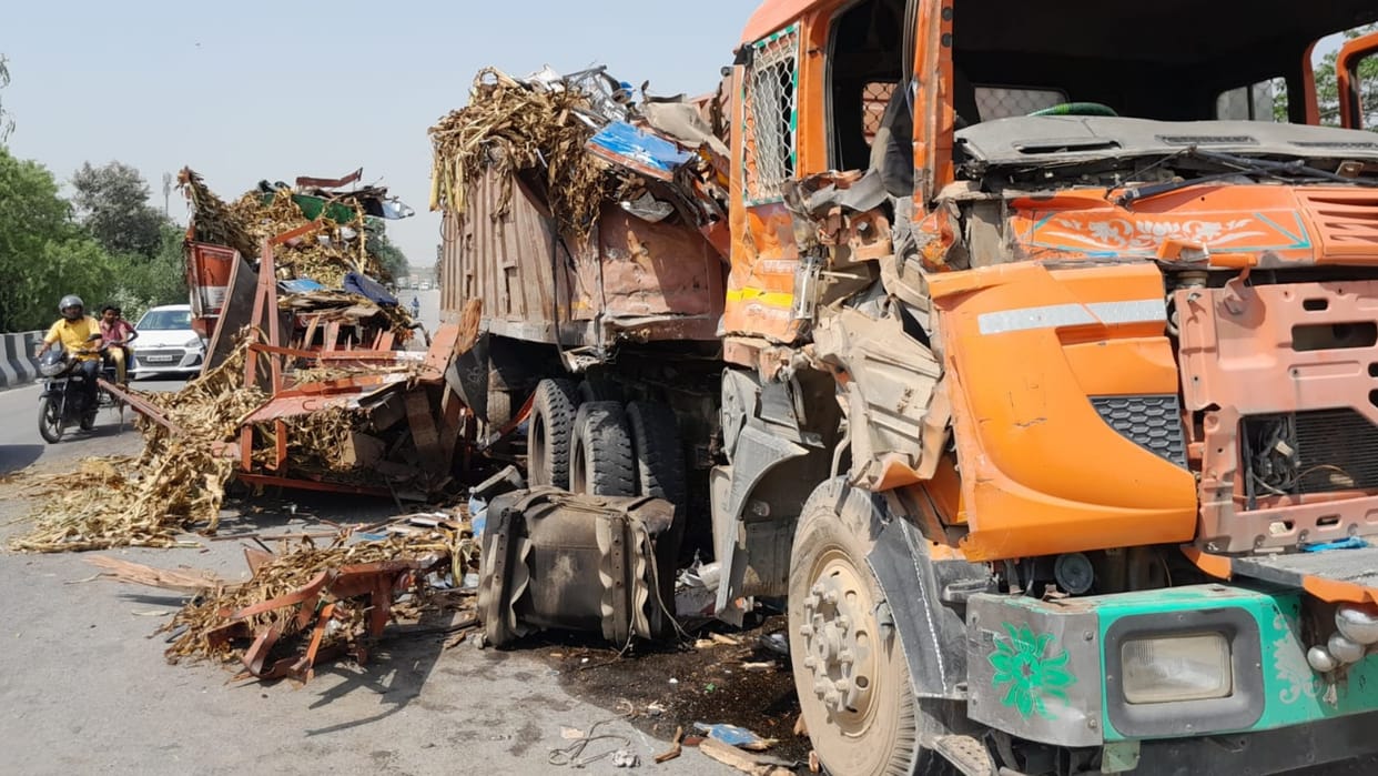 one died in an accident in Ayodhya Pragraj highway in Sultanpur.
