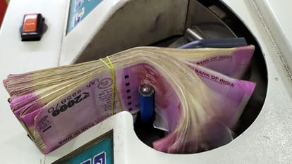 दो हजार रुपये के नोट।
