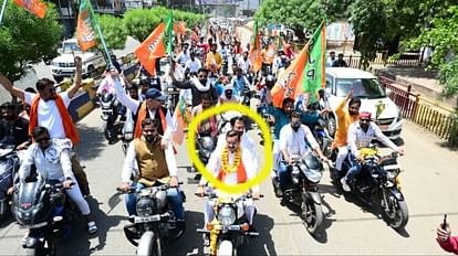 BJP state president vd sharma broke traffic rules in shahdol, rode bike without helmet,