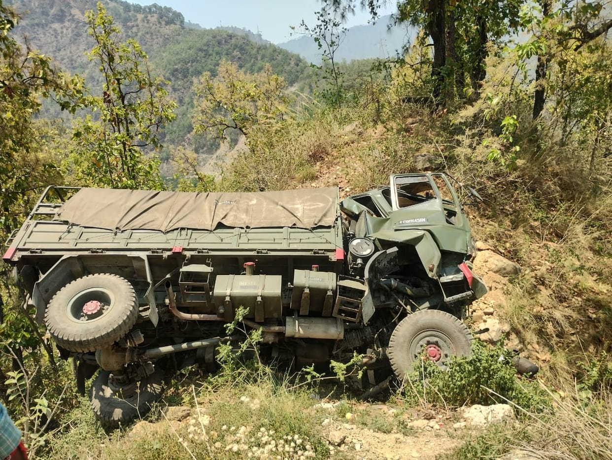Rishikesh Gangotri Highway Army truck accident in Bemar one dead