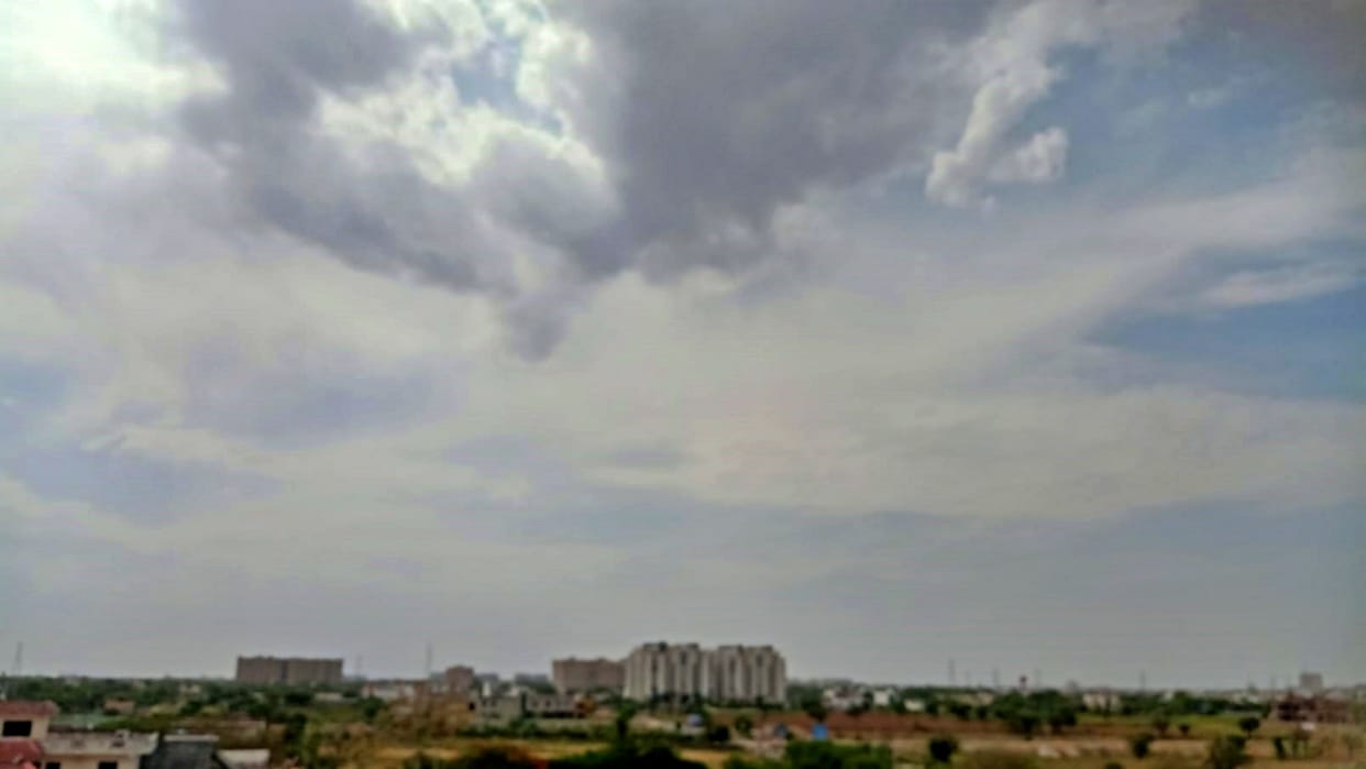 Weather change temperature drop in Bareilly