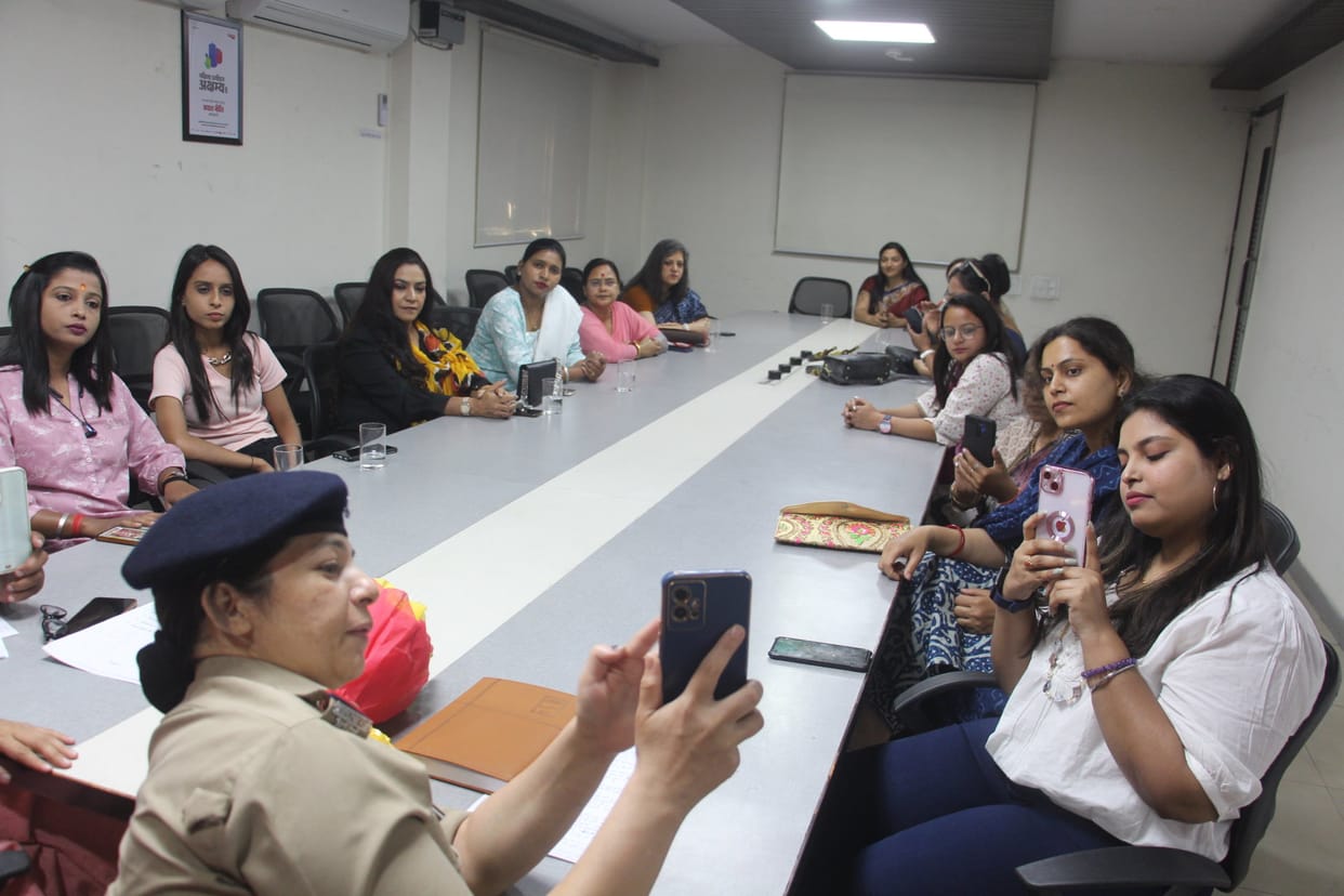 Amar Ujala Aparajita Samvad working women Talk About challenges Aware about Gaura Shakti app Dehradun news