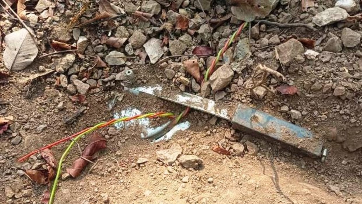 CRPF Jawan neutralized five kg IED planted by Naxalites in Dantewada