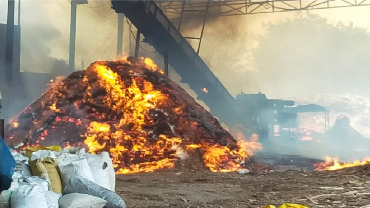 Fierce fire in plywood factory in Durg