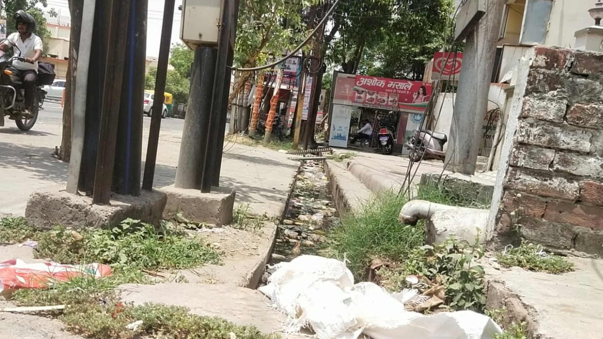 Dirt being found everywhere in inspection of Municipal Commissioner
