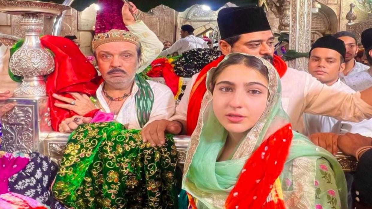 Sara Ali Khan reached the door of Khwaja Garib Nawaz