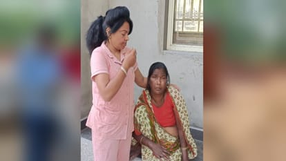 Shameful case in Muzaffarnagar, a woman sat near the dead body of her son all night