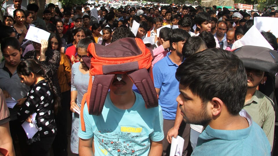 CUET Examination started half an hour late at many centers
