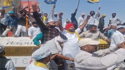 CM House siege against liquor scam IN CG: clash with AAP workers and police