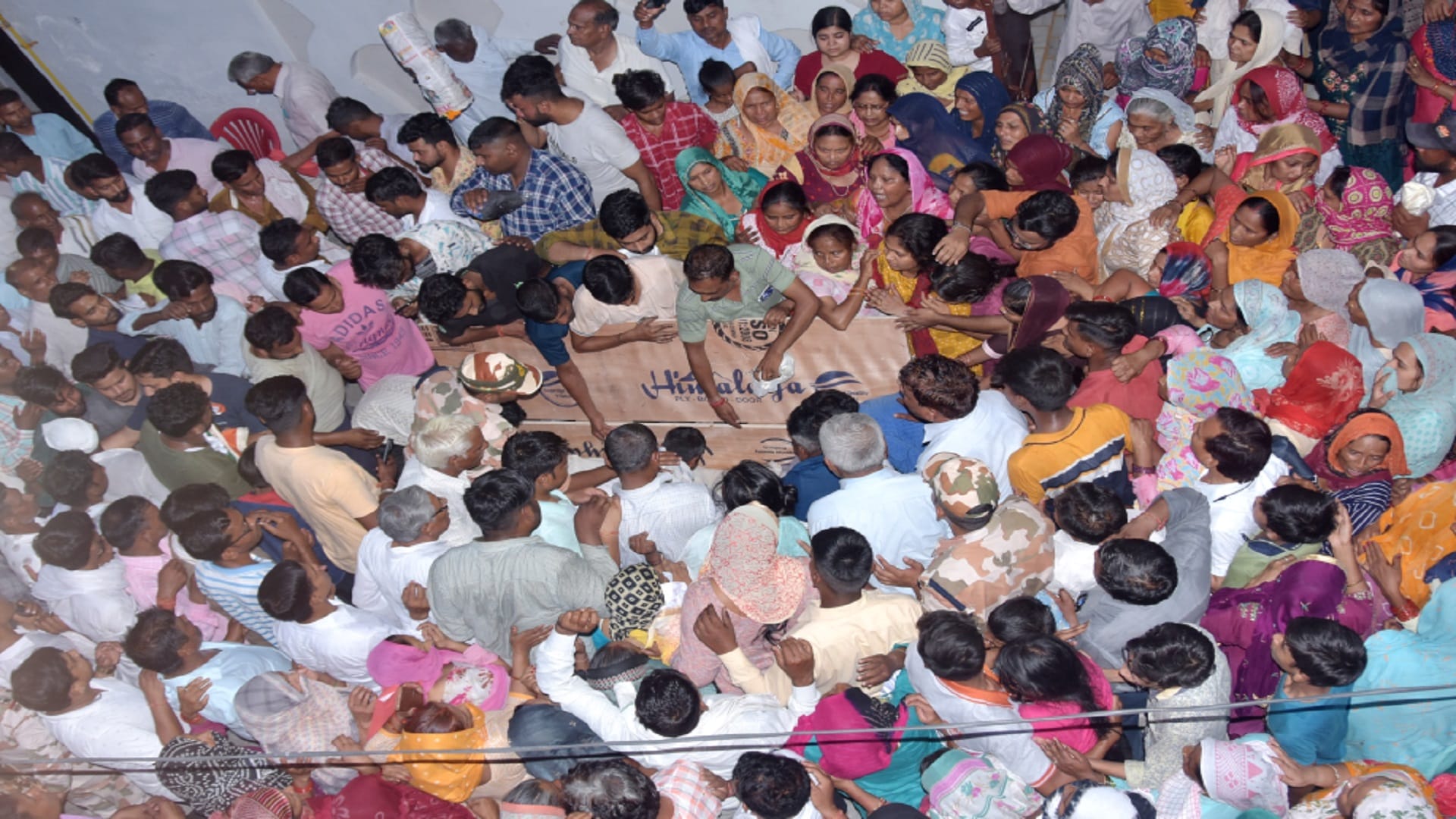 The dead body of ITBP sub inspector Rajkumar was cremated in a sad atmosphere and see photos