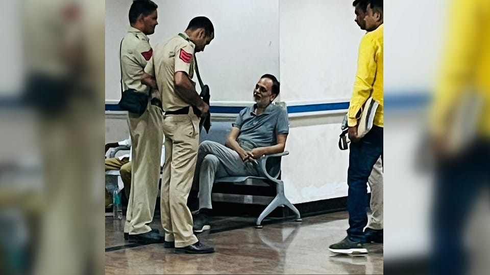 Jailed AAP leader Satyendar Jain brought to Safdarjung Hospital after he complained of deterioration in health