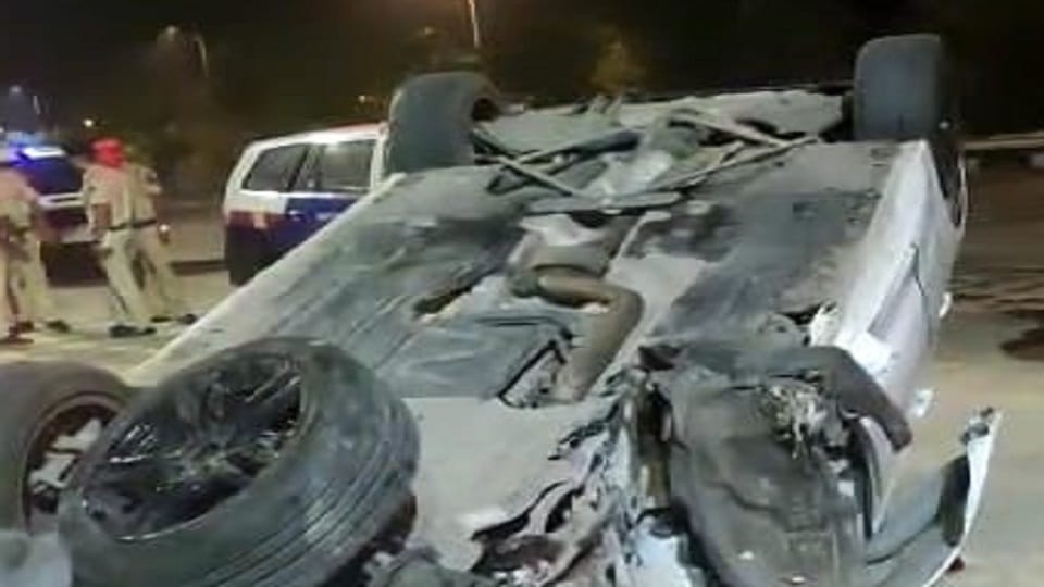 BMW car overturned as soon as tire burst in Daryaganj