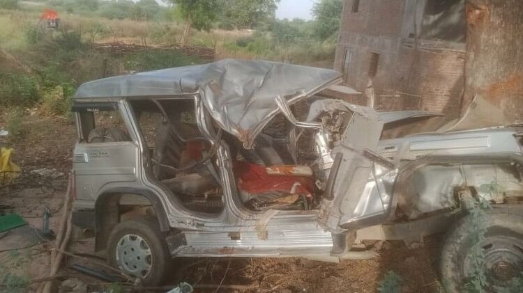 Speed became death in Banda accident, Bolero flew away, bodies of two including driver were cut out