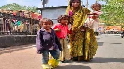 MP News tribal woman wore polythene on her feet to save her son from getting scorched In Sheopur