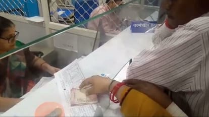 People came to Exchange and deposit two thousand notes in banks