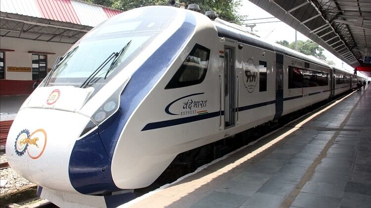 Delhi Dehradun Vande Bharat: आज से चलेगी वंदे भारत एक्सप्रेस, कई ट्रेनों का समय बदला