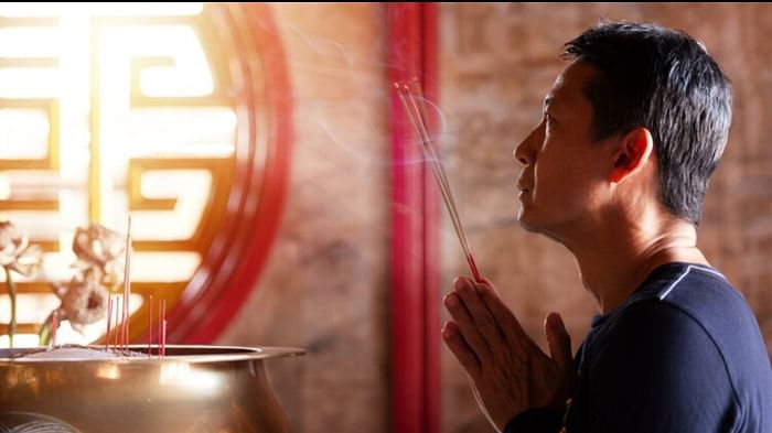You will be surprised to know the strange religious customs of the world
