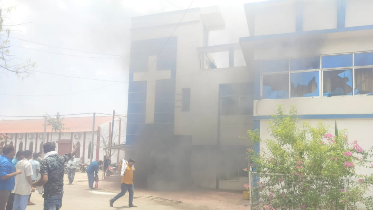 Damoh News: Fire broke out in the surgical ward of the private mission hospital