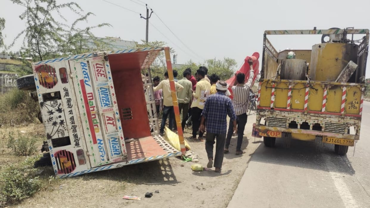 Two died in an accident on Ayodhya Basti National highway in Ayodhya.