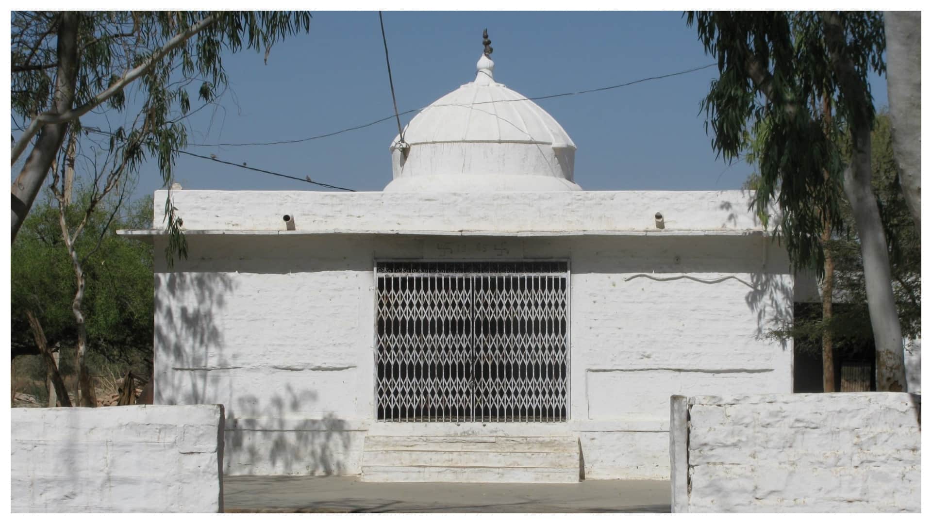 novel attempt by Writer Sonu Kumar Banjare chhattisgarh for his story on Bishnoi samaj Chipko movement
