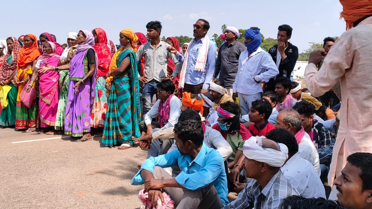 chhattisgarh villagers protest against poultry farm in balod collectorate