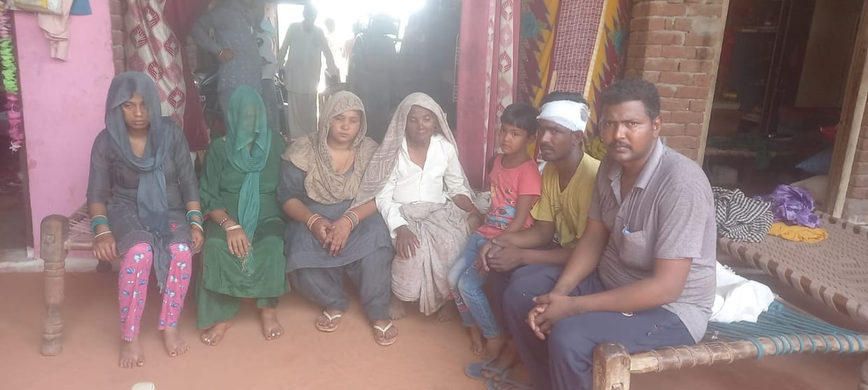 Shamli News: By taking the family hostage, the miscreants looted lakhs of rupees
