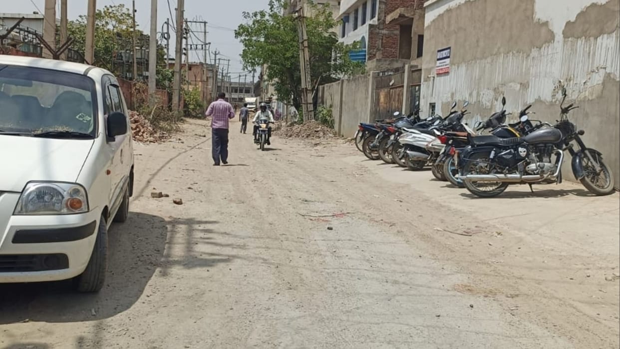 Bahadurgarh: Two lakh 35 Thousand looted from a factory worker on the basis of pistol