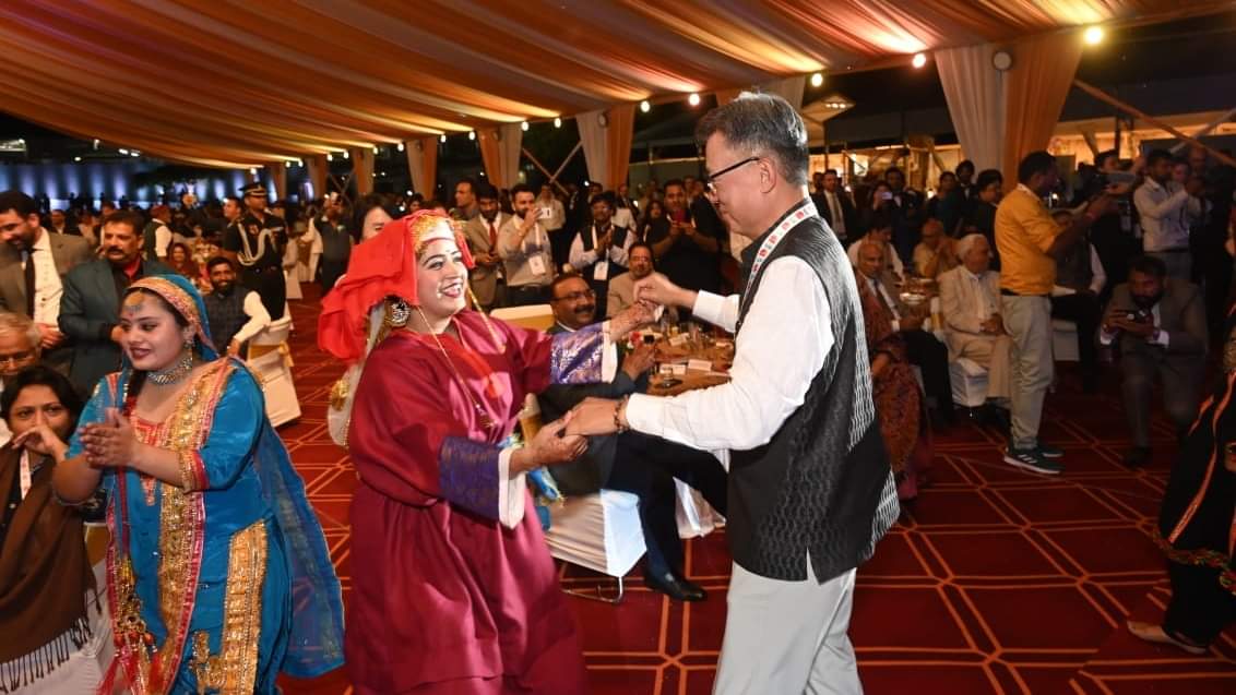 G20 Meet in Kashmir: Dancing hosts, gleeful guests ride in Shikara  Discussed film tourism in Srinagar