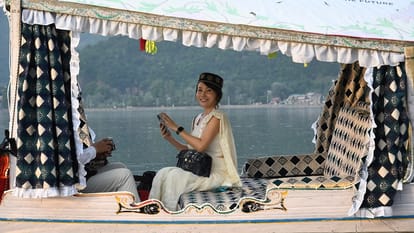 G20 meeting jammu kashmir: Representatives of G20 roam freely in Kashmir, shopping without fear