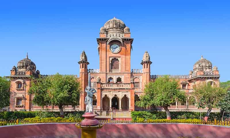 Opposition to hand over Gandhi Hall in private hands started