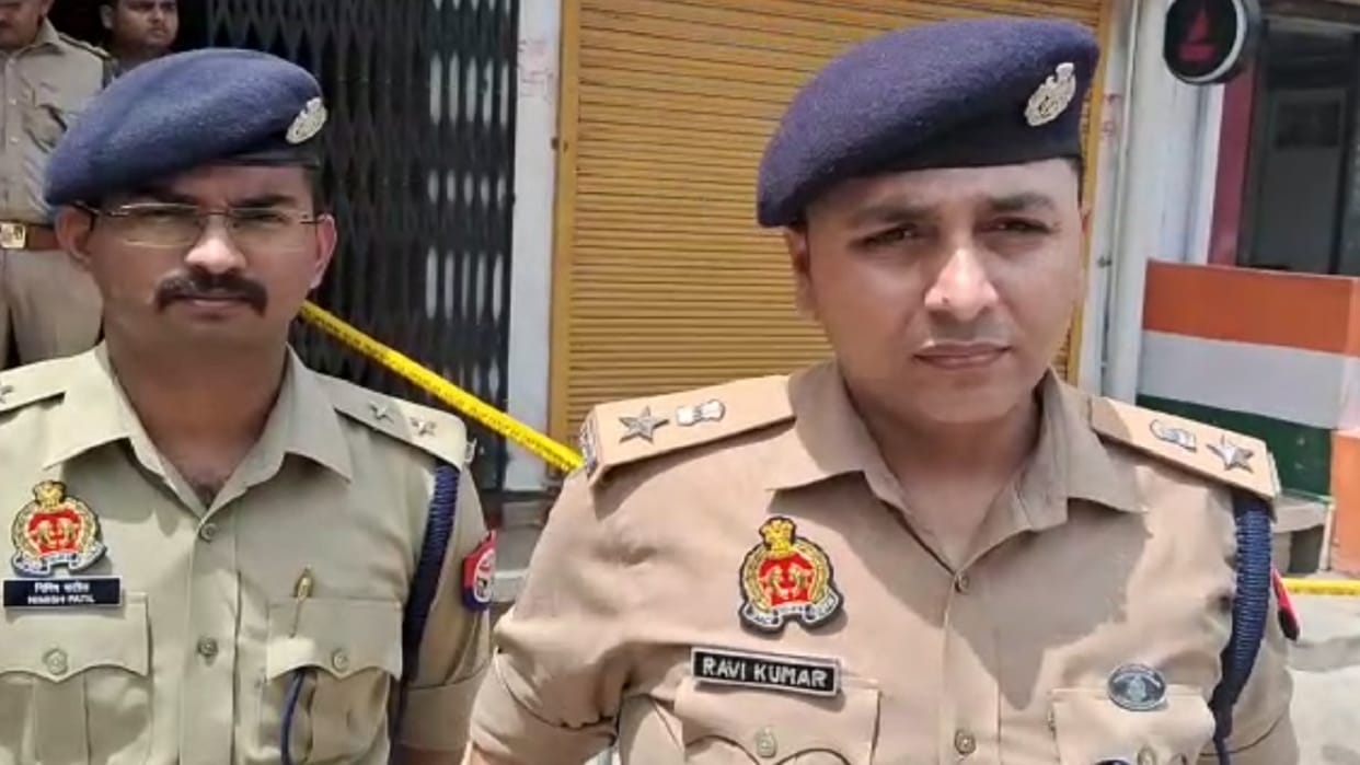 Miscreants shot dead a mobile dealer in front of police post in Ghaziabad