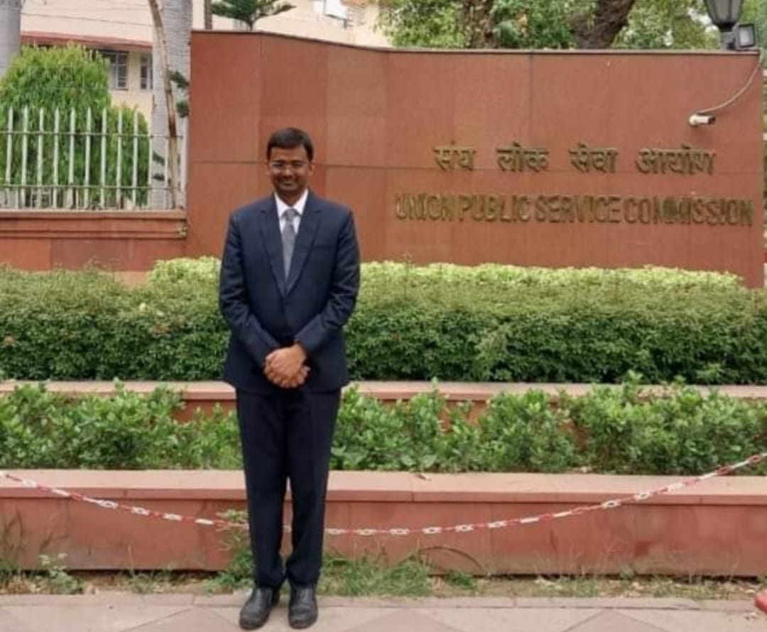 Grocery shopkeeper's son became IAS, posted as SDM Sadar in Maharajganj district