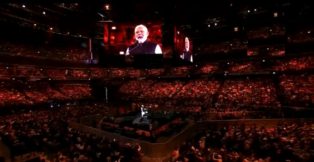 Slogans of Bharat Mat Ki Jai started on seeing Prime Minister Modi in Sydney Event see photos