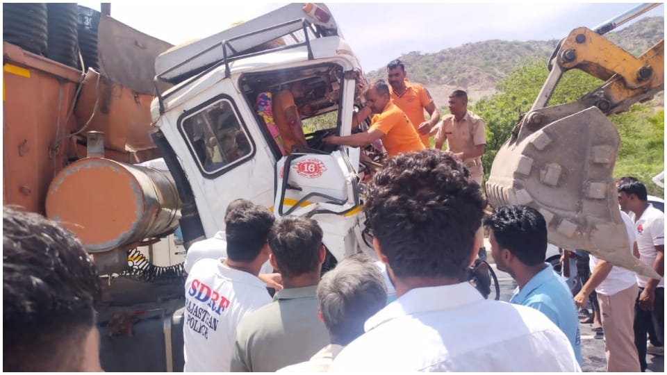 Rajasthan Injured driver trapped in cabin due to collision of two trailers on NH-8 SDRF team cut out the cabin