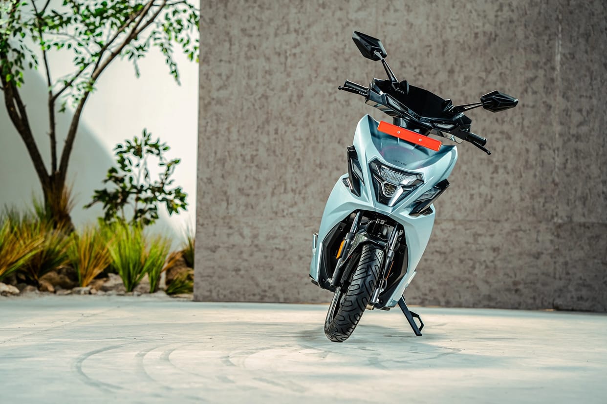 simple one electric scooter is better or it is wiser to buy other electric scooter, ola ather tvs vida bajaj