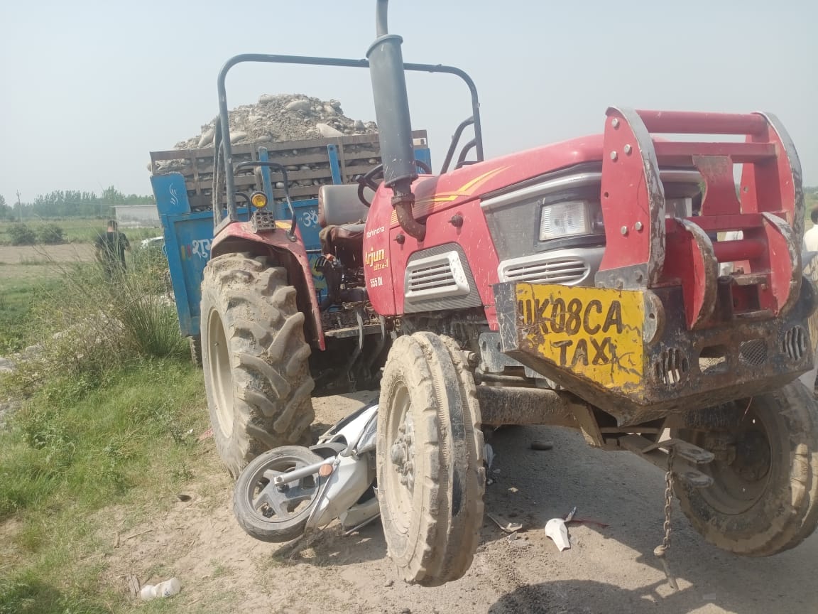 Roorkee Accident News Scooty collided with a tractor trolley full of mining  school operator and child Died