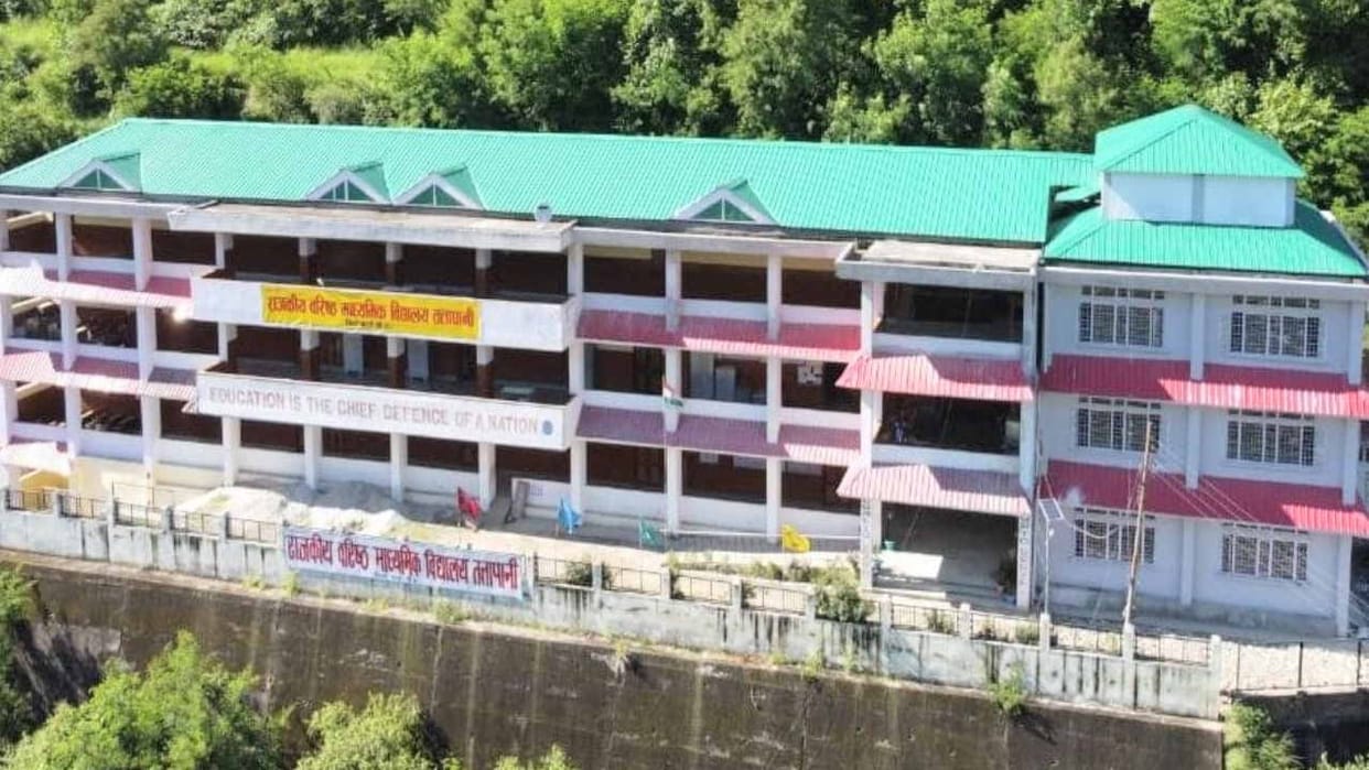 There is no teacher in Himachal's Tattapani, all 16 non-medical students left the school